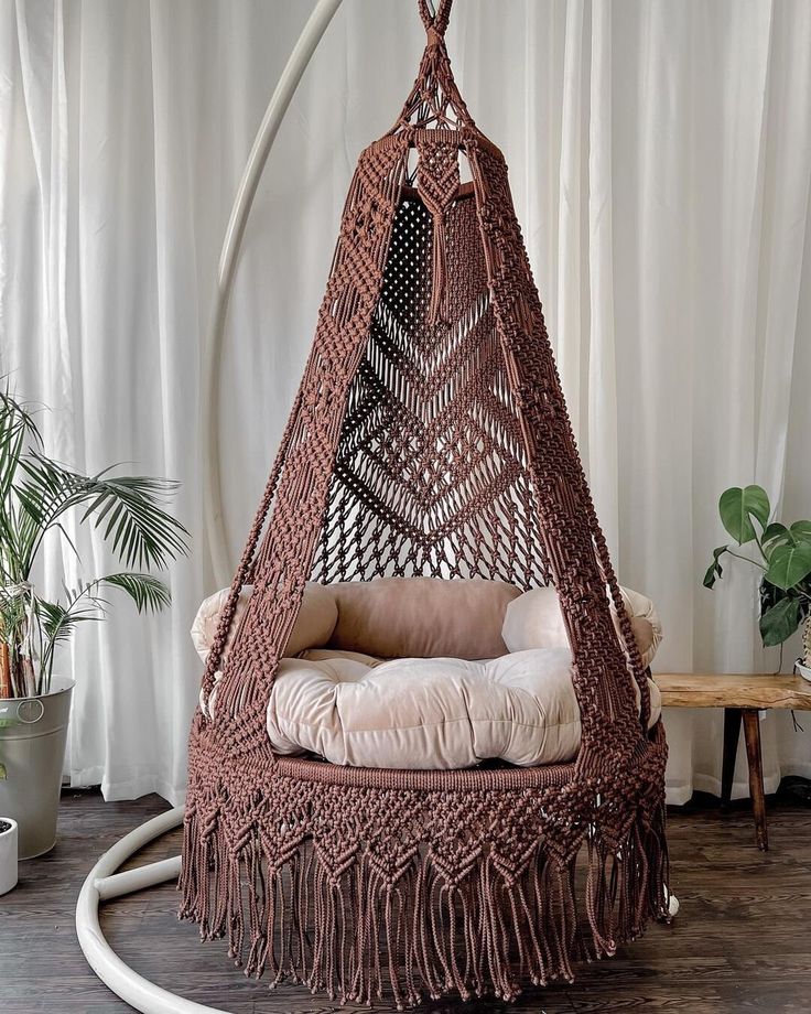 RUBY MACRAME SWING