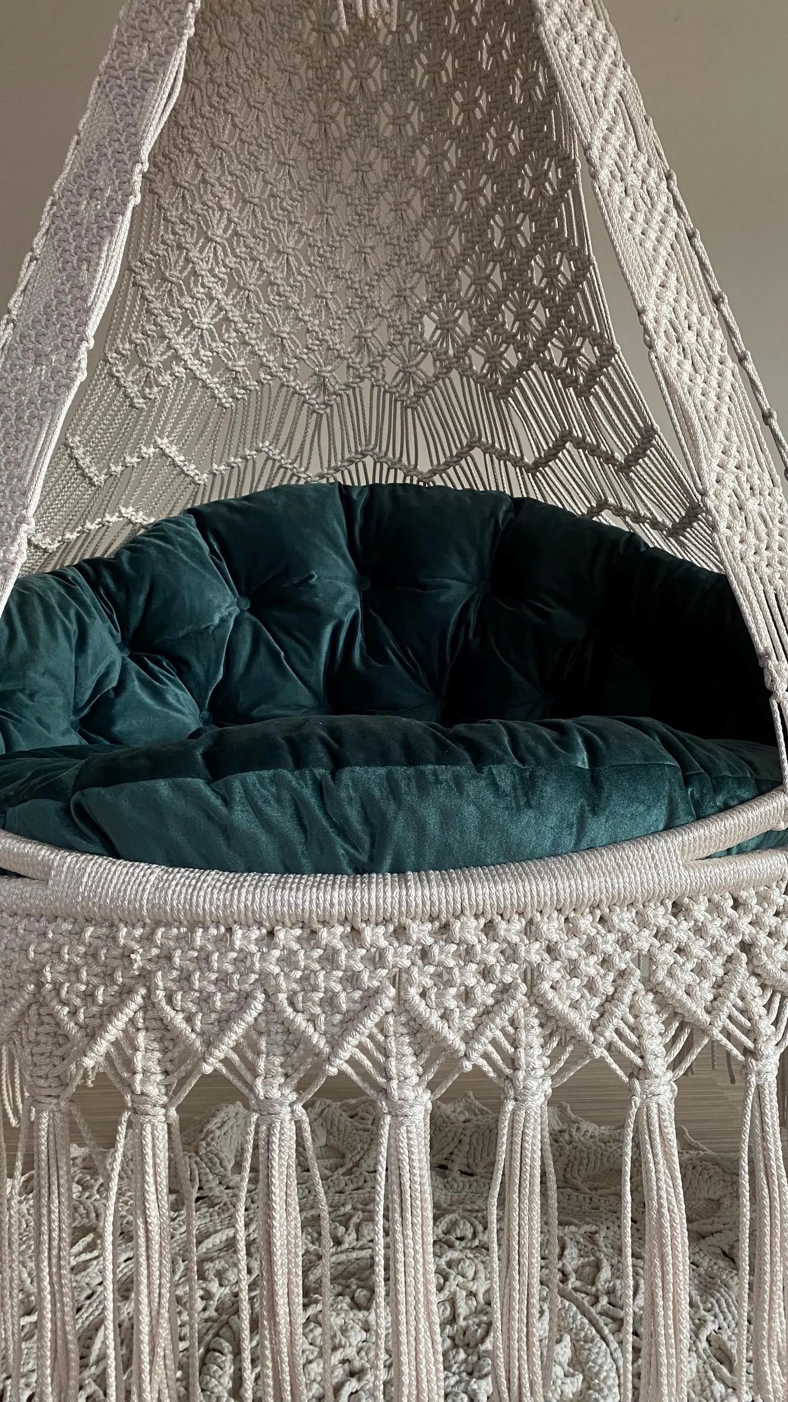 SNOW WHITE MACRAME SWING