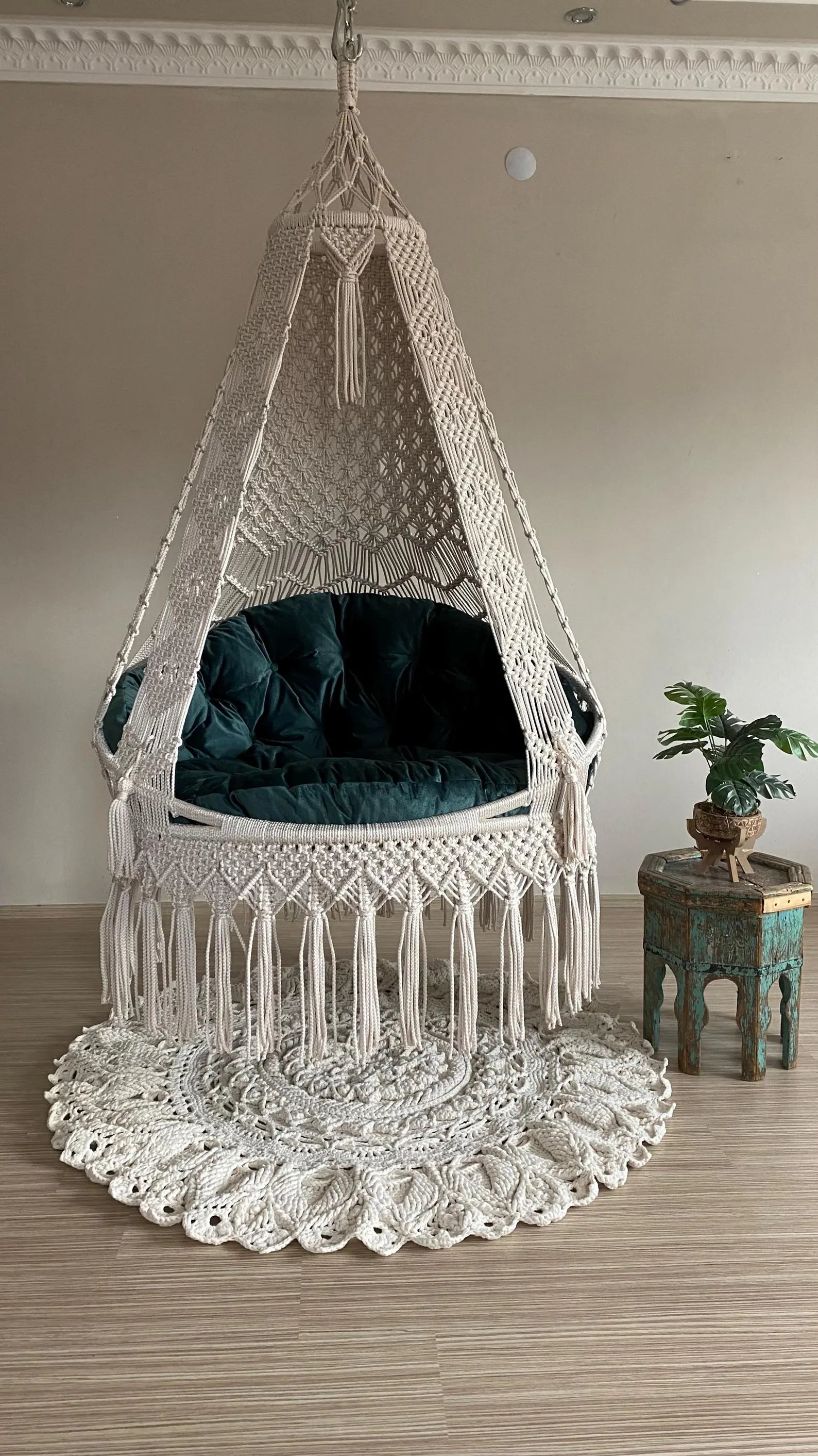 SNOW WHITE MACRAME SWING