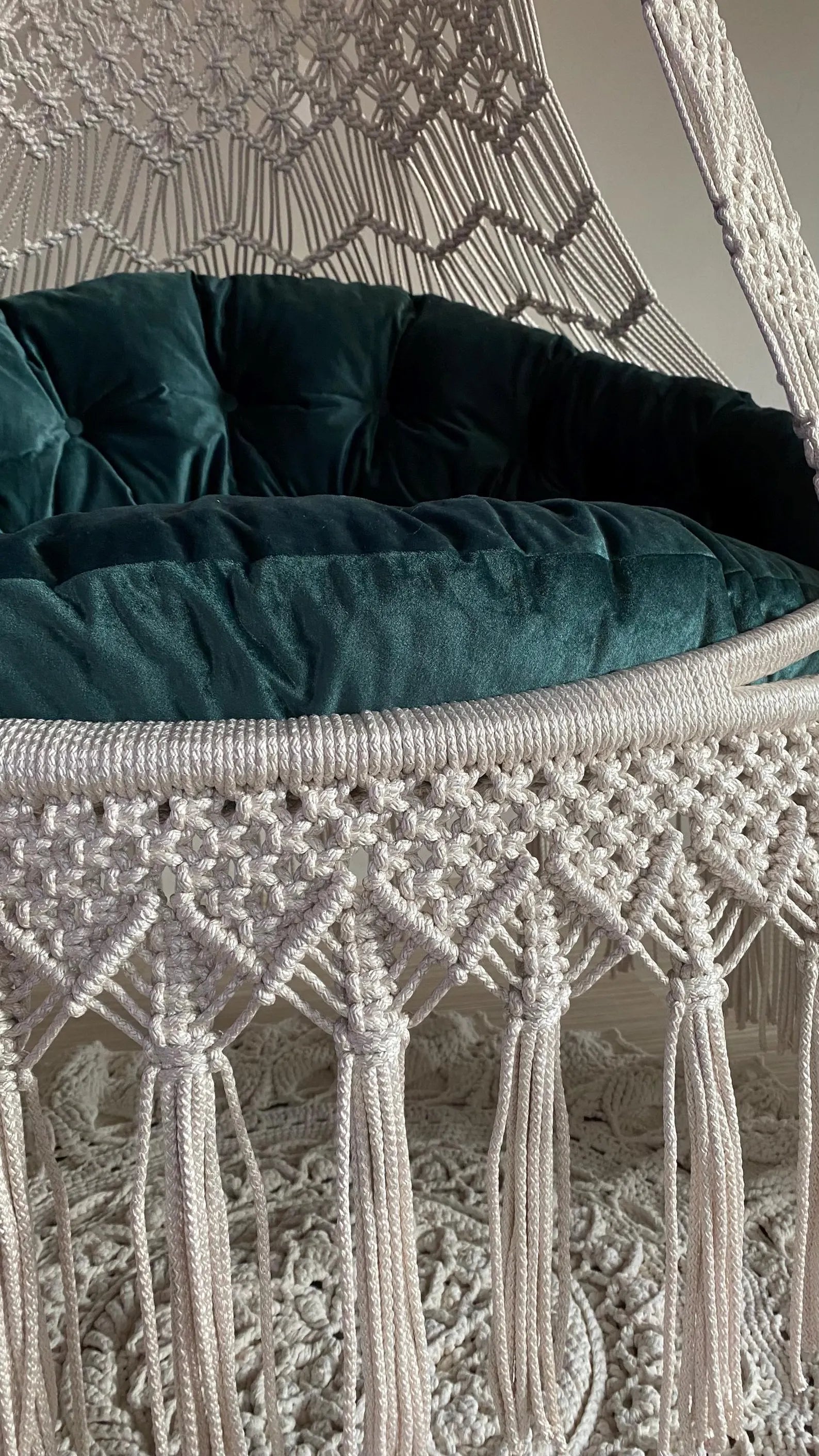 SNOW WHITE MACRAME SWING