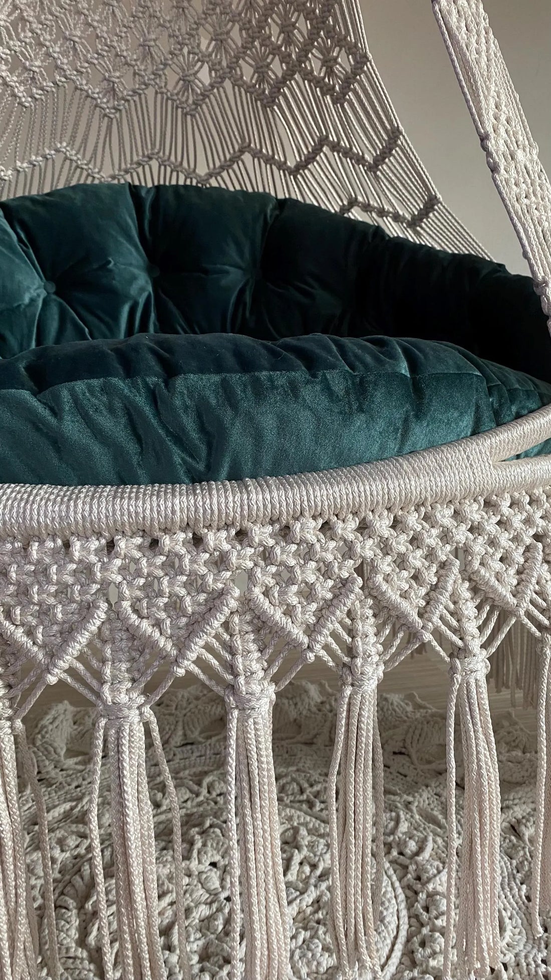 SNOW WHITE MACRAME SWING